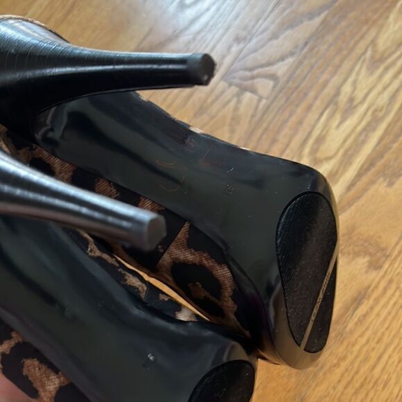 NINE WEST Leopard Faux Stiletto Platform Pumps- 8M - Picture 16 of 16